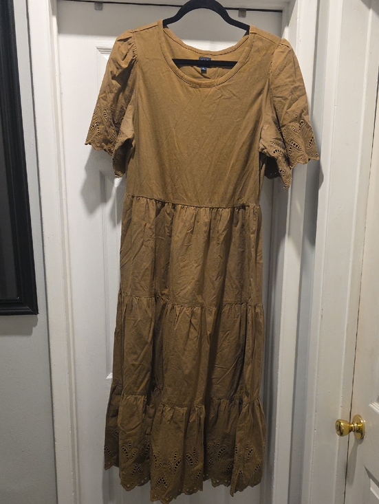 GAP Dresses & Skirts - GAP Tan Tiered Eyelet Dress